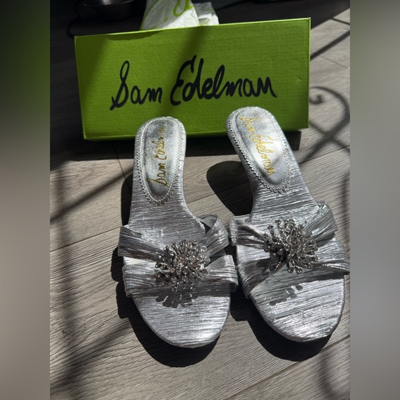 Sam Edelman Silver Cindie Plisse kitten heel sandal Size 8 1/2M - Picture 1 of 7